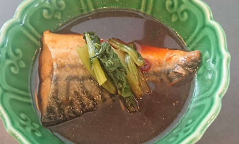 煮鯖 440円（税込）